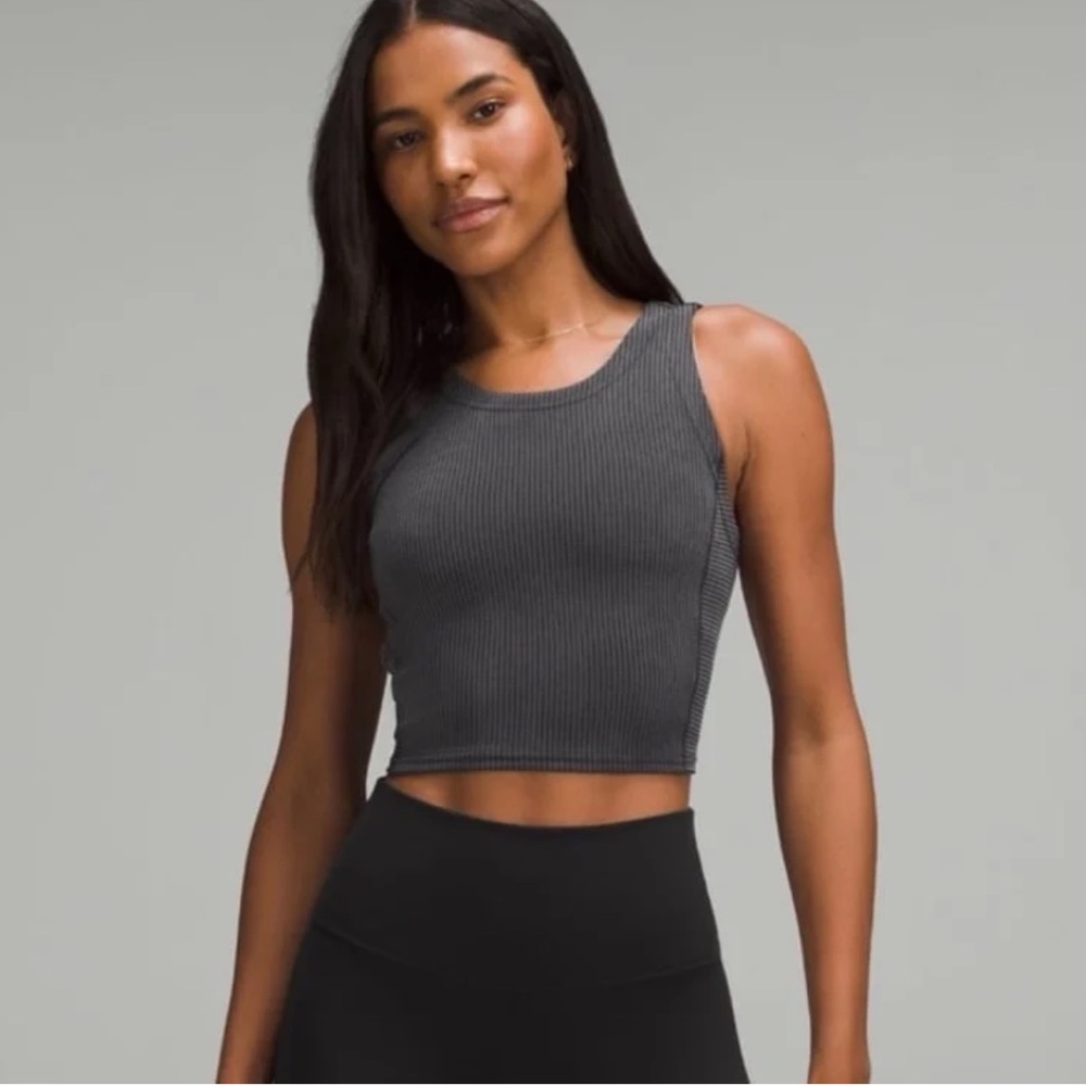 Lululemon softstreme black tank size 4 cropped